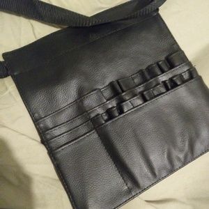 Brush organizer bag